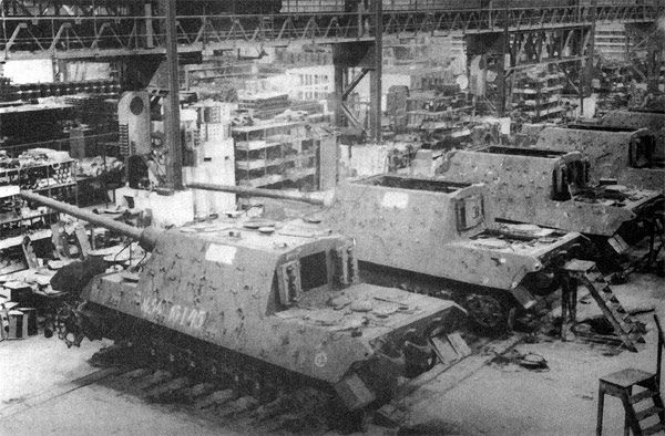 The production of machines was complicated by the lack of components and the Allied bombing.