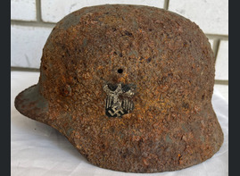 Wehrmacht helmet M40 / from Murmansk