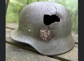 Wehrmacht helmet M40 / from Rzhev