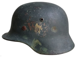 Wehrmacht helmet M35 / from Stalingrad