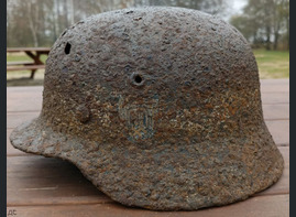 Wehrmacht helmet M40 / from Stalingrad