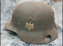 Wehrmacht helmet M40 / from Stalingrad