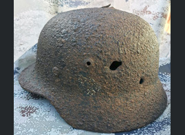 Wehrmacht helmet M40 / from Stalingrad