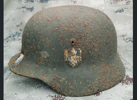 Wehrmacht helmet M35 / from Stalingrad