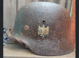 Wehrmacht helmet M40 / from Stalingrad