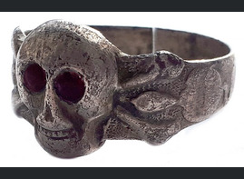 Silver German WWII skull ring / from Stalingrad