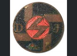 Deutsche Jugend badge / from Koenigsberg