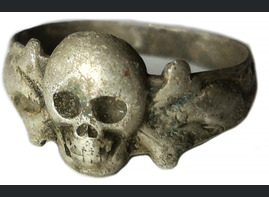 Skull ring of third Reich / from Stalingrad