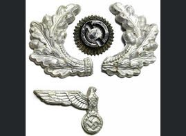Wehrmacht visor cap wreath and eagle / from Chudovo