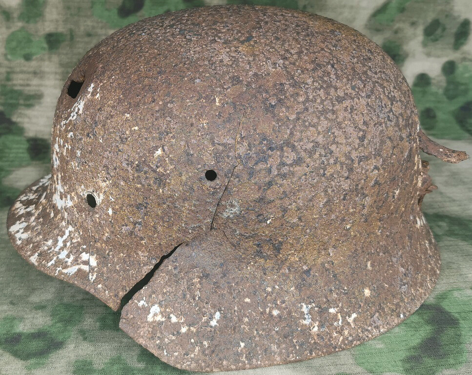 Winter camo German helmet M40 / from Novgorod