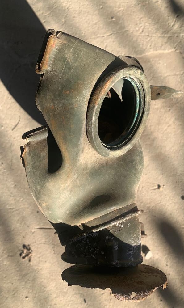 German gas mask with canister / from Stalingrad