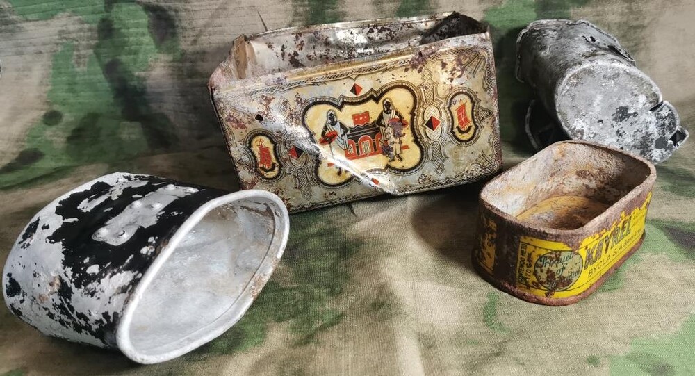 Tea party set from a German dugout / from Stalingrad