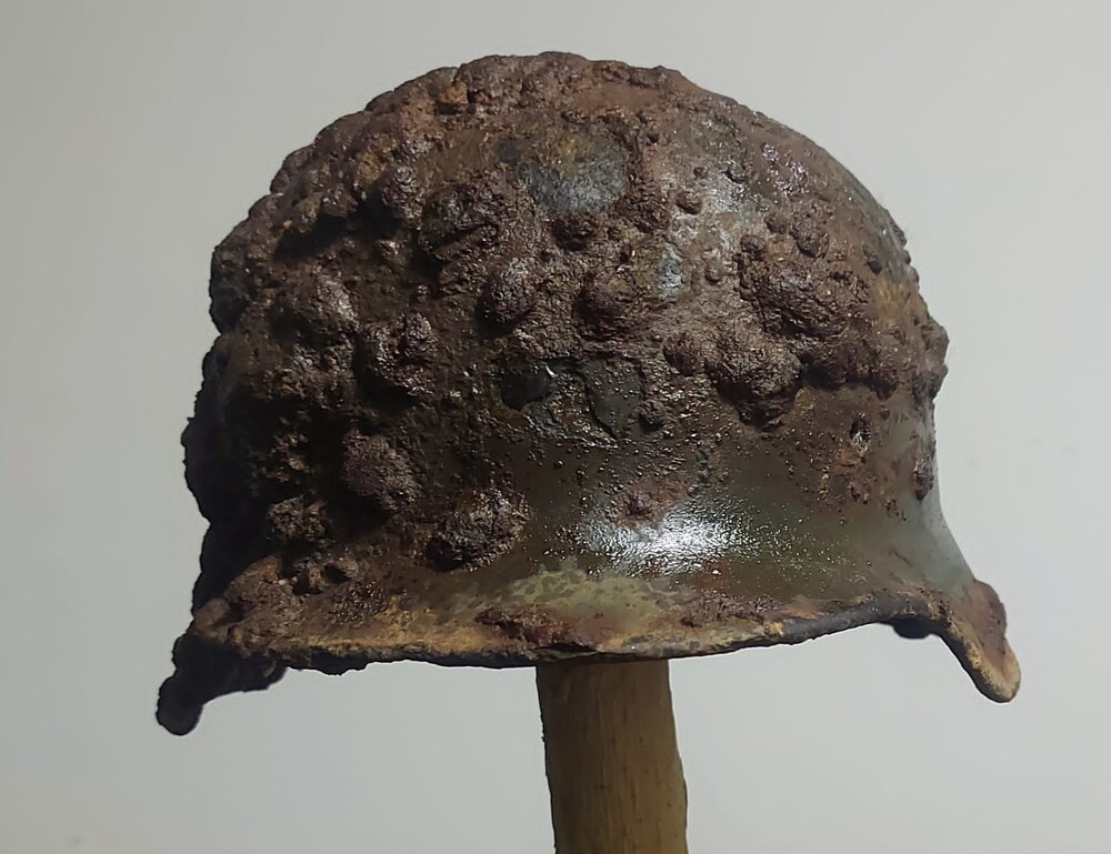 Waffen SS helmet M35 / from Staraya Russa