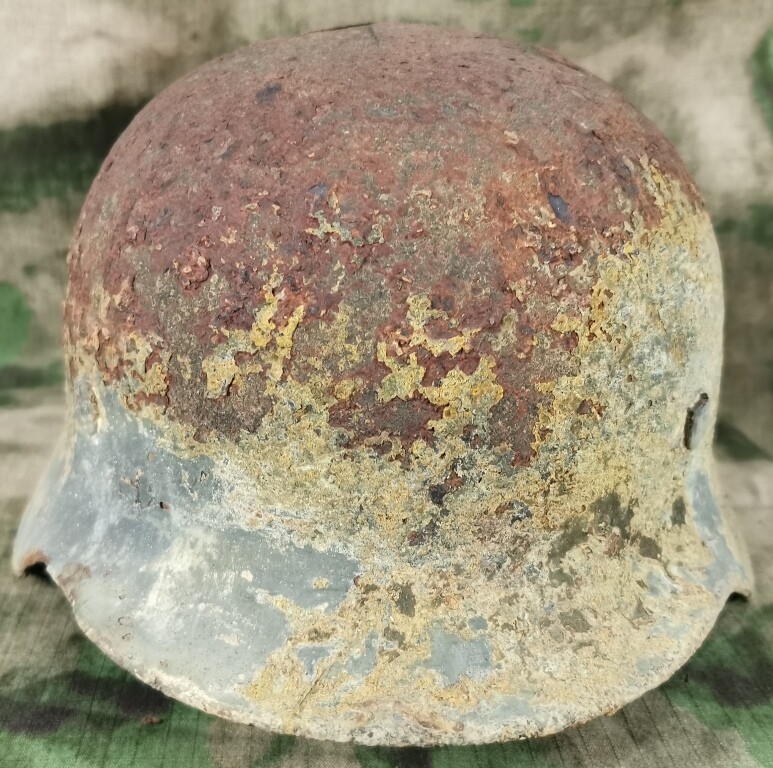 Wehrmacht helmet M40 / from Stalingrad