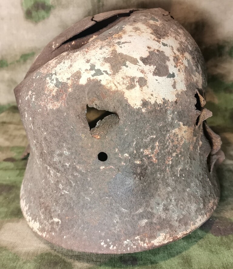 Winter camo German helmet M35 DD