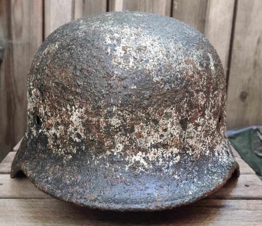 Winter camo German helmet M40 / from Stalingrad