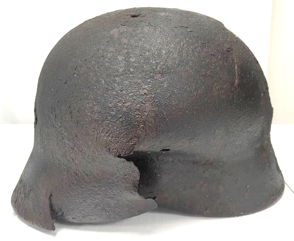 Waffen SS helmet M40 / from Novgorod