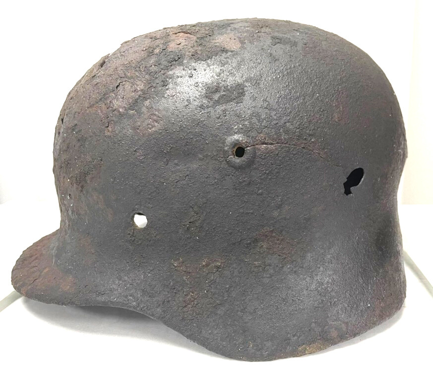 Waffen SS helmet M40 / from Novgorod