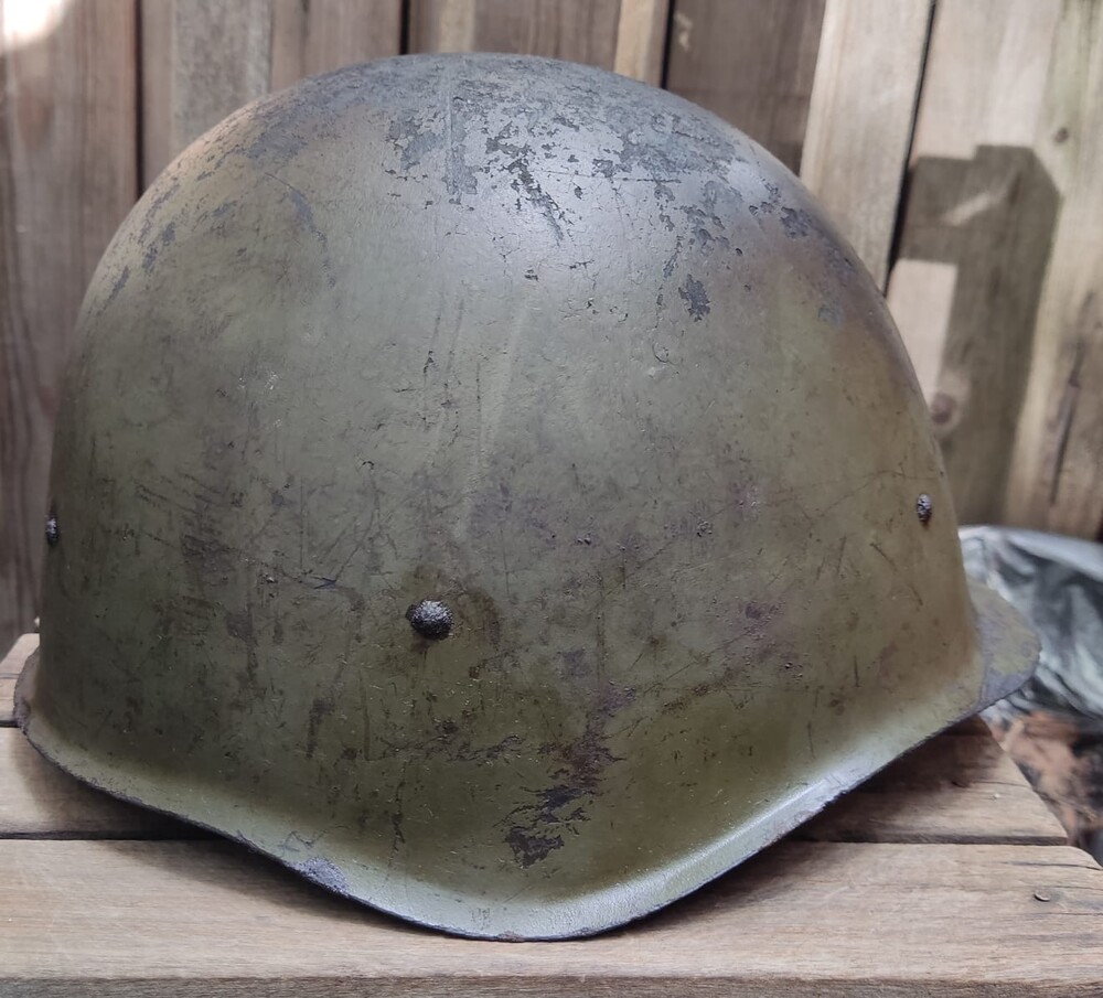 Soviet helmet SSh40 / from Leningrad