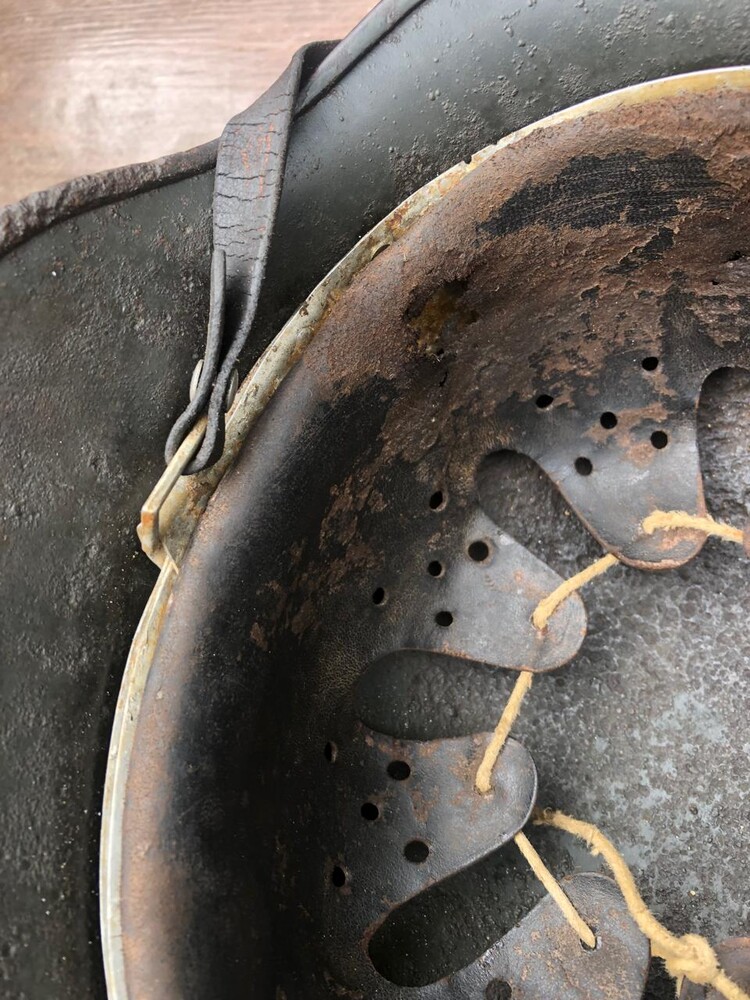 Wehrmacht helmet M35 / from Stalingrad