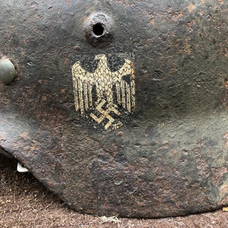 Wehrmacht helmet M35 / from Stalingrad