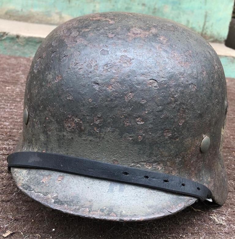 Wehrmacht helmet M35 / from Stalingrad