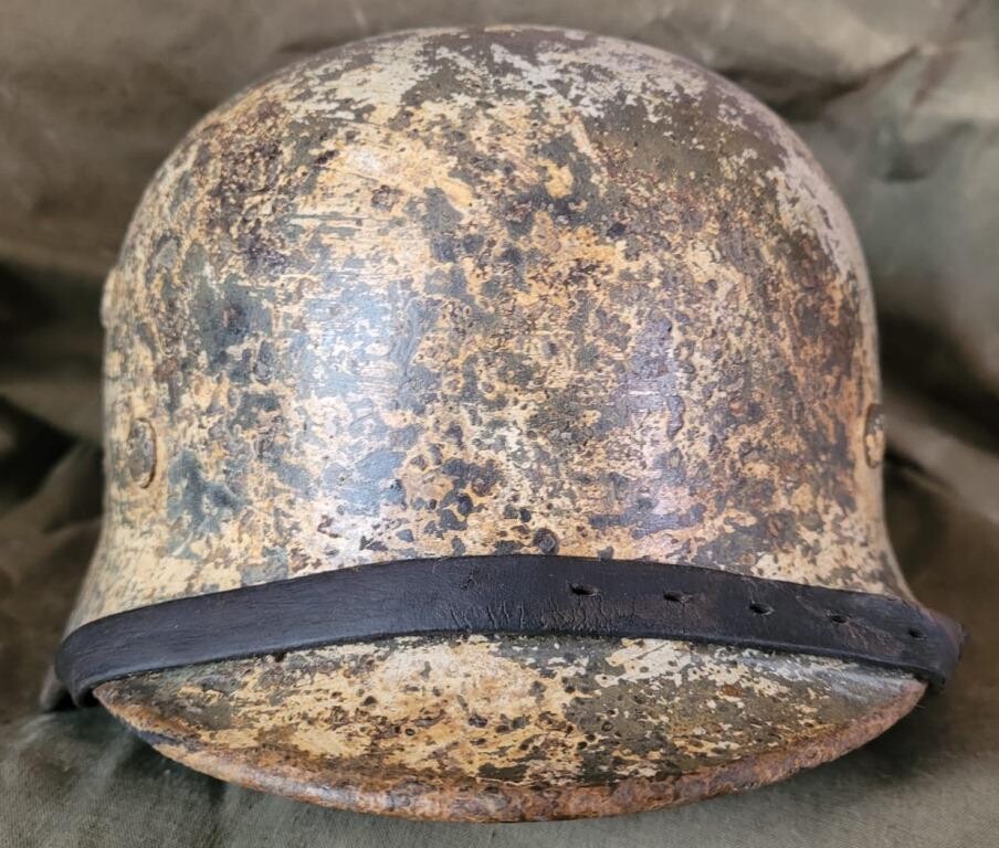 Wehrmacht winter camo helmet M40 / from Rzhev