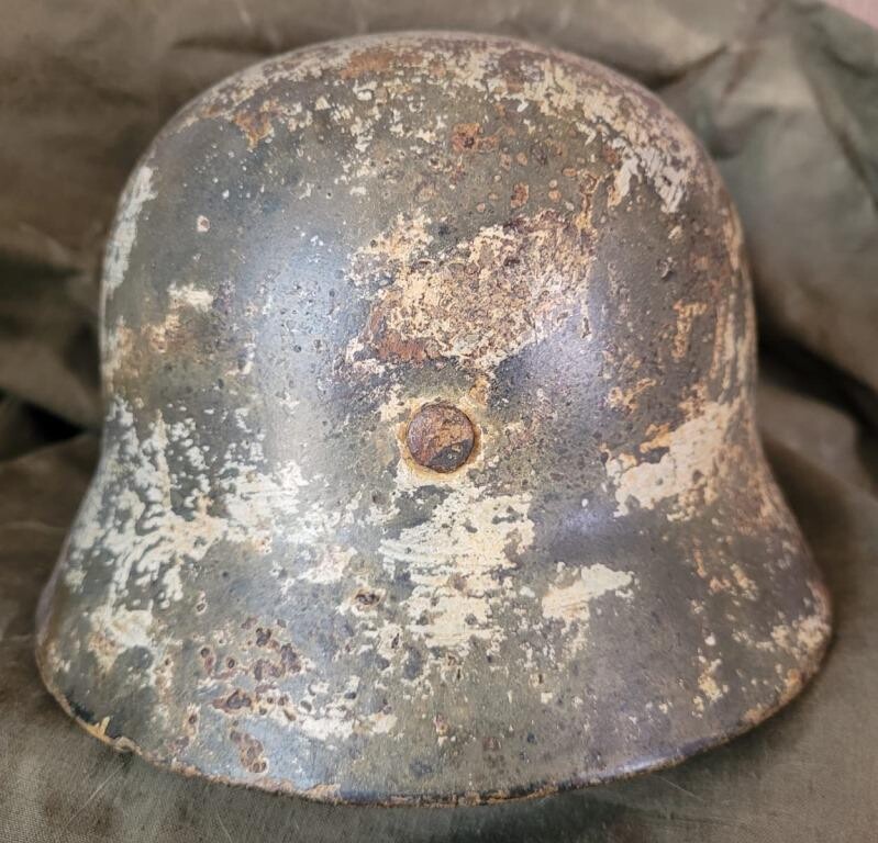 Wehrmacht winter camo helmet M40 / from Rzhev