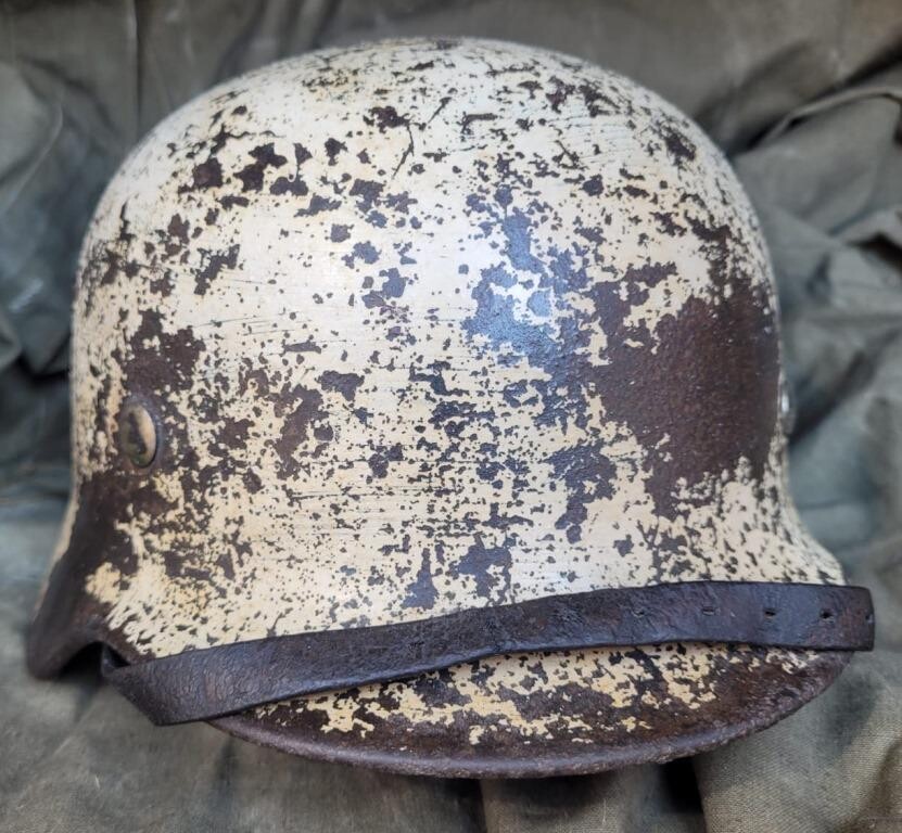 Wehrmacht winter camo helmet M40 / from Northern Karelia