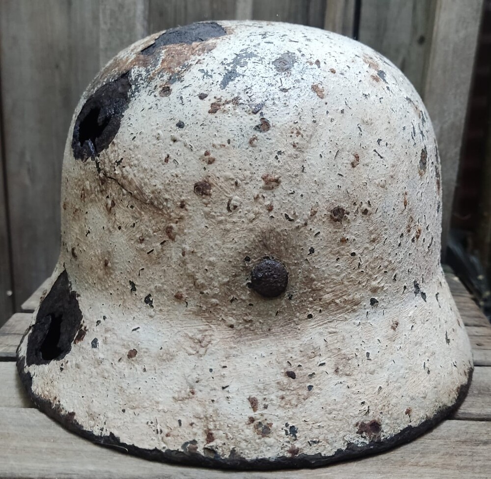 Winter camo Wehrmacht helmet M35 / from Leningrad