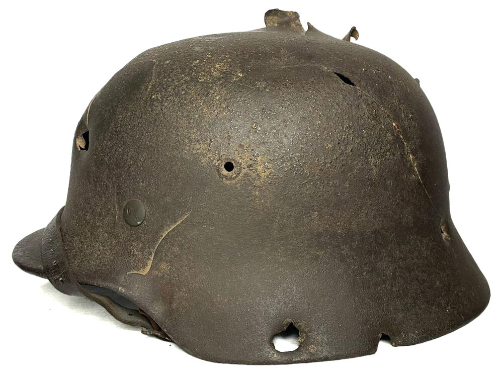 Waffen SS helmet M40 / from Karelia