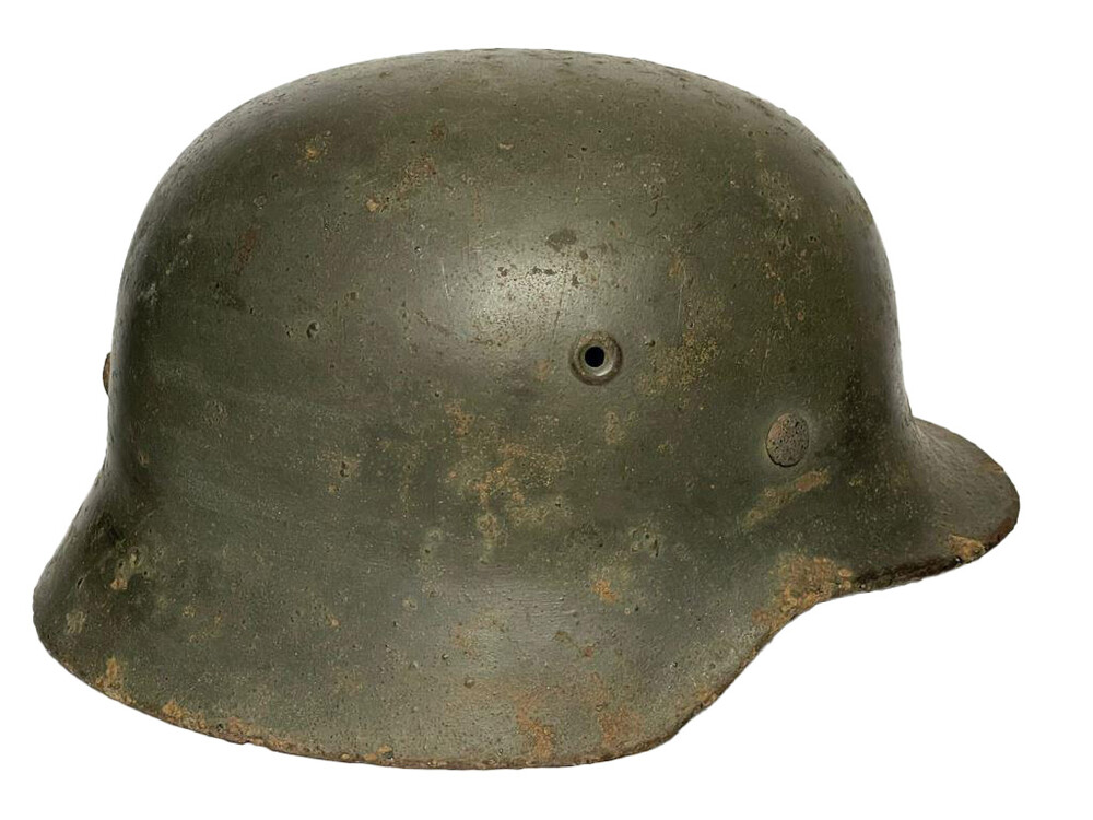 Wehrmacht helmet M40 / from Stalingrad