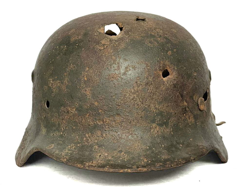 Wehrmacht helmet M40 / from Stalingrad