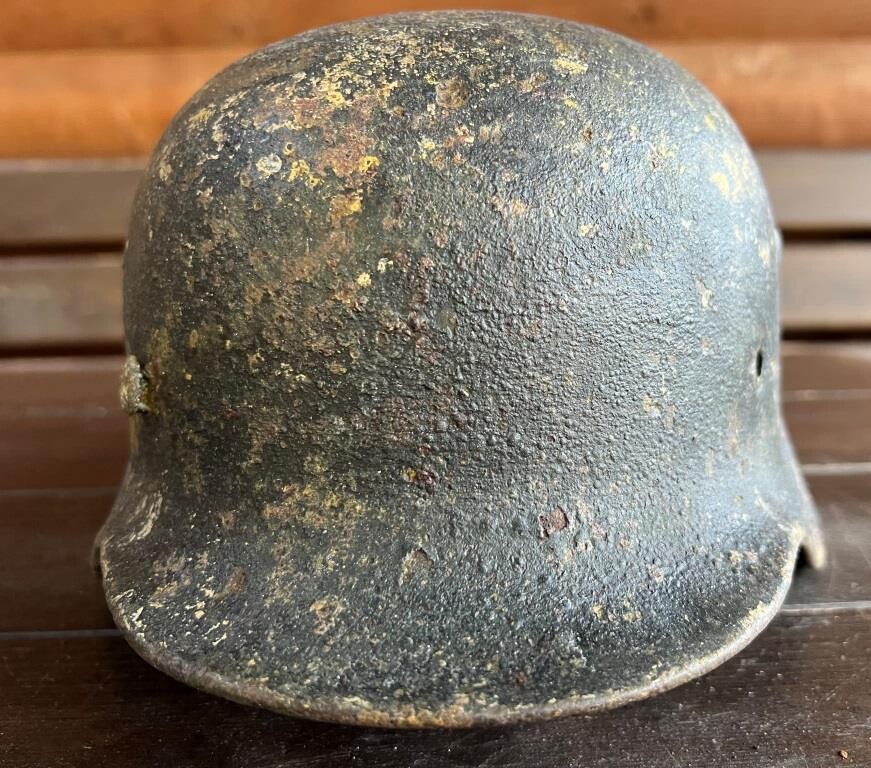 Wehrmacht helmet M40 / from Stalingrad