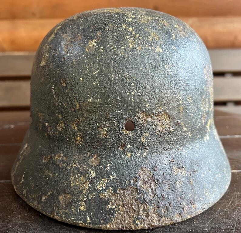 Wehrmacht helmet M40 / from Stalingrad