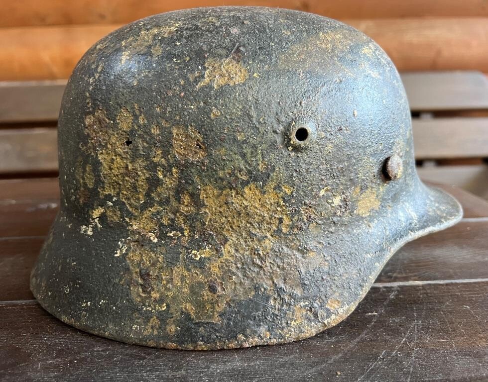 Wehrmacht helmet M40 / from Stalingrad