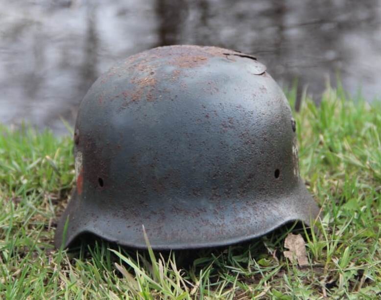 Wehrmacht helmet M35 DD / from Leningrad