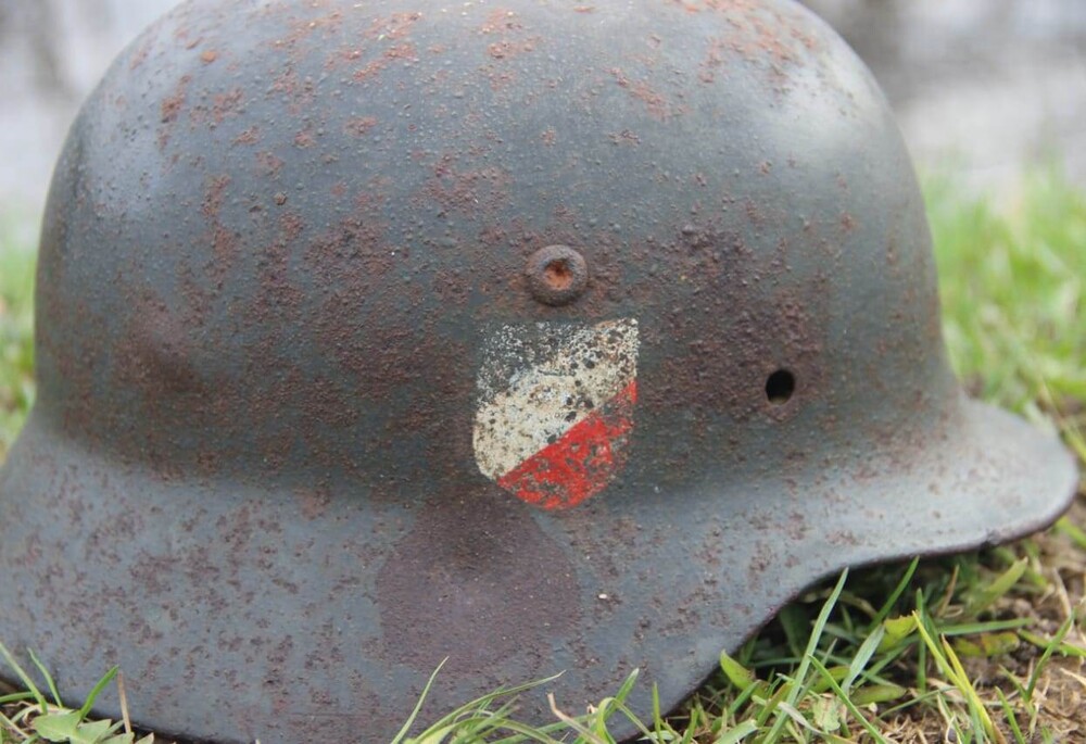 Wehrmacht helmet M35 DD / from Leningrad