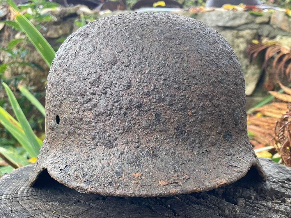 Waffen SS helmet M40 / from Rzhev