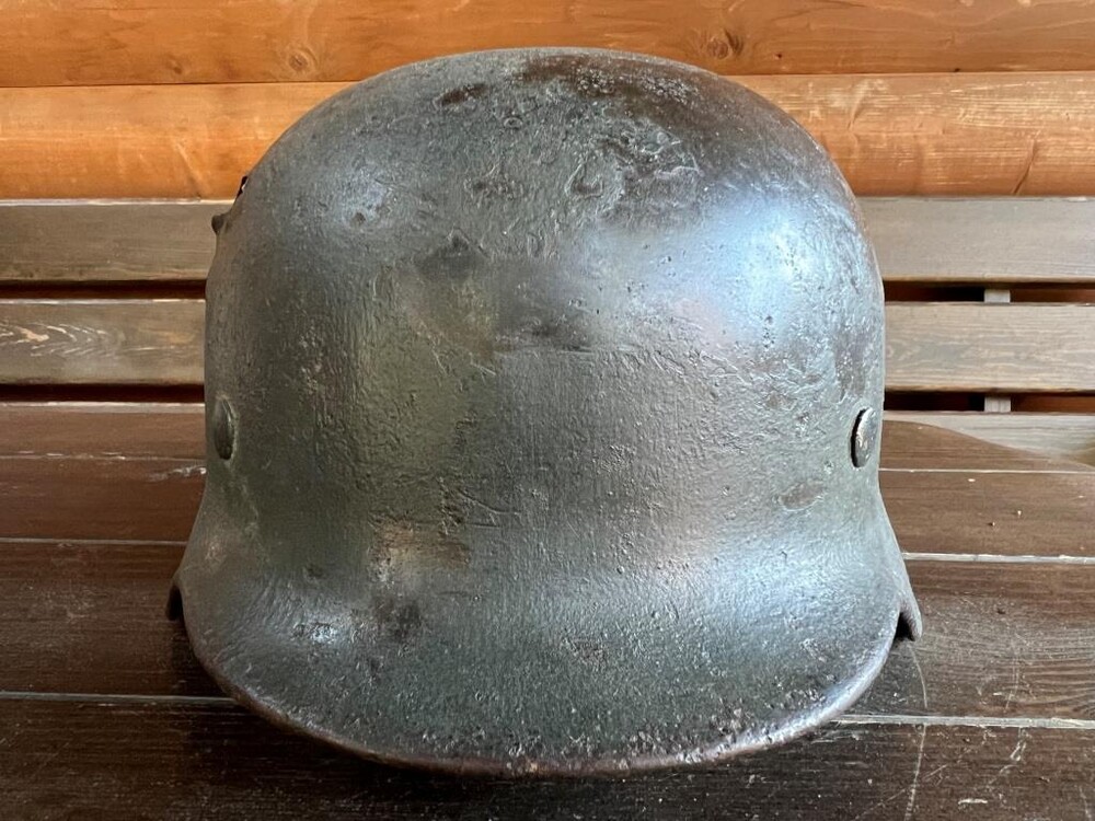 Wehrmacht helmet M40 / from Stalingrad