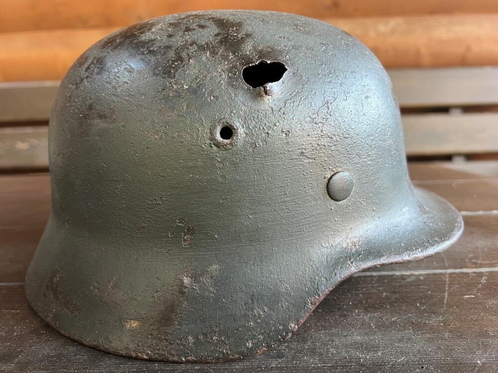 Wehrmacht helmet M40 / from Stalingrad