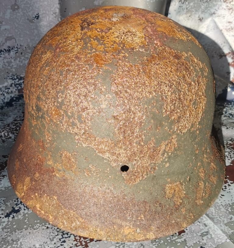 Wehrmacht helmet M40 / from Leningrad