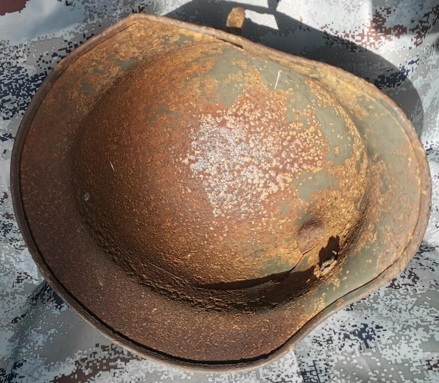 Wehrmacht helmet M40 / from Leningrad