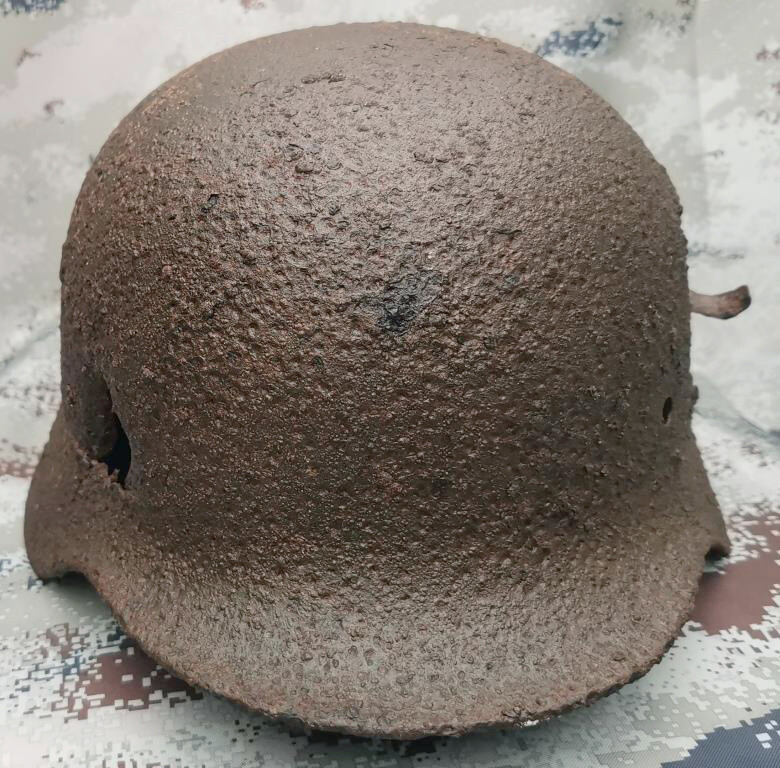 Wehrmacht helmet M0 / from Stalingrad