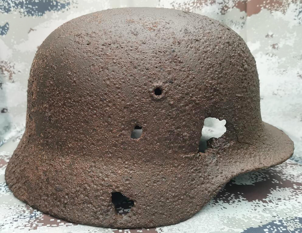 Wehrmacht helmet M0 / from Stalingrad