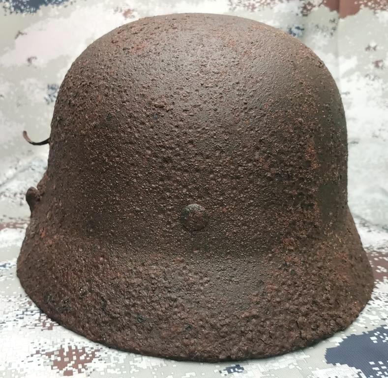 Wehrmacht helmet M0 / from Stalingrad