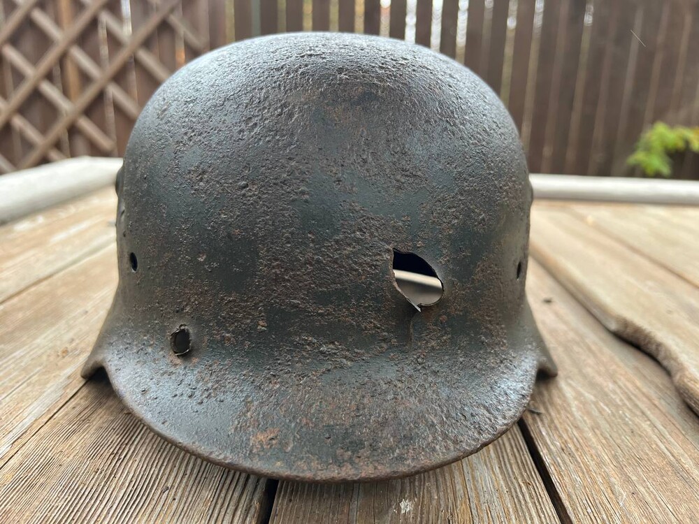 Wehrmacht helmet M40 / from Stalingrad