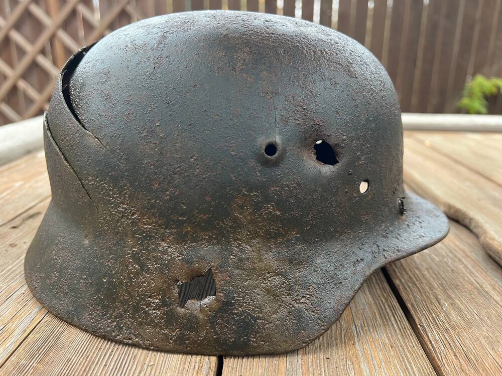 Wehrmacht helmet M40 / from Stalingrad