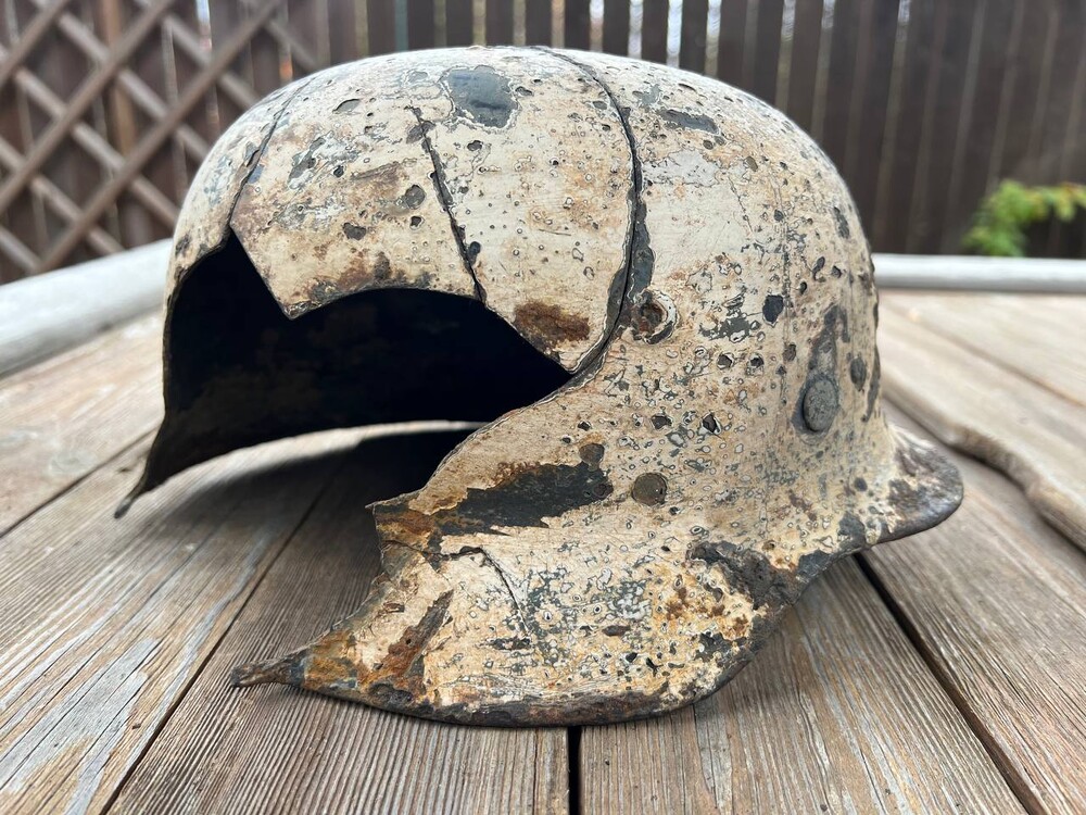 Winter camo German helmet M35 / from Konigsberg