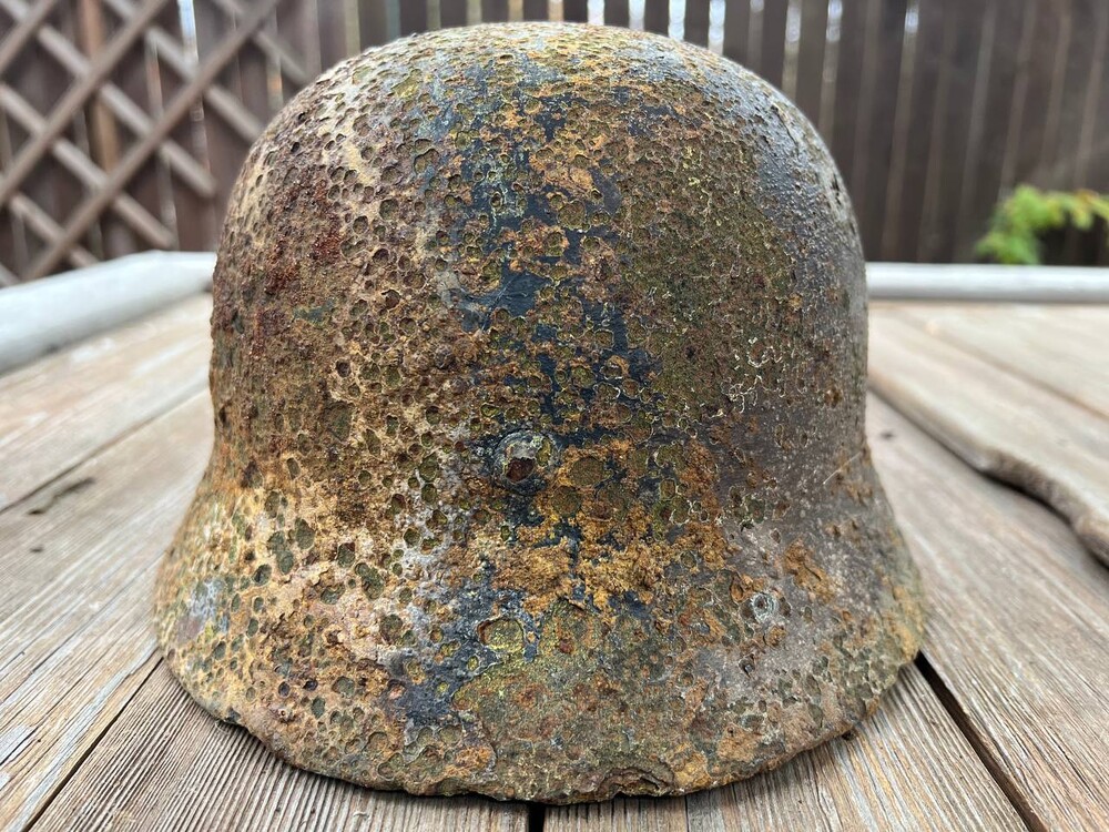 German helmet M35 / from Leningrad